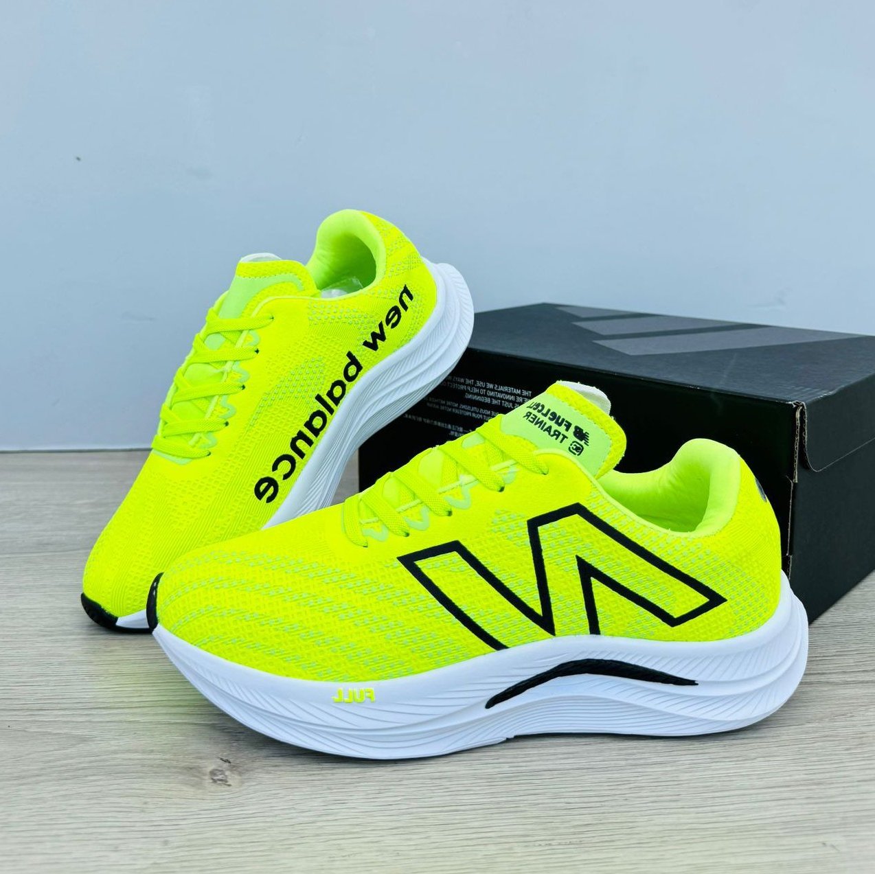 New Balance FuelCell Running  Neon